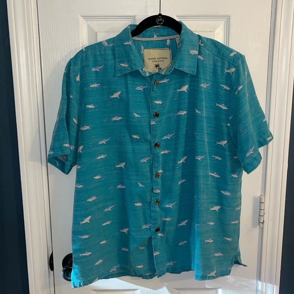 Island Republic Men’s Silk Button Down - Picture 1 of 5